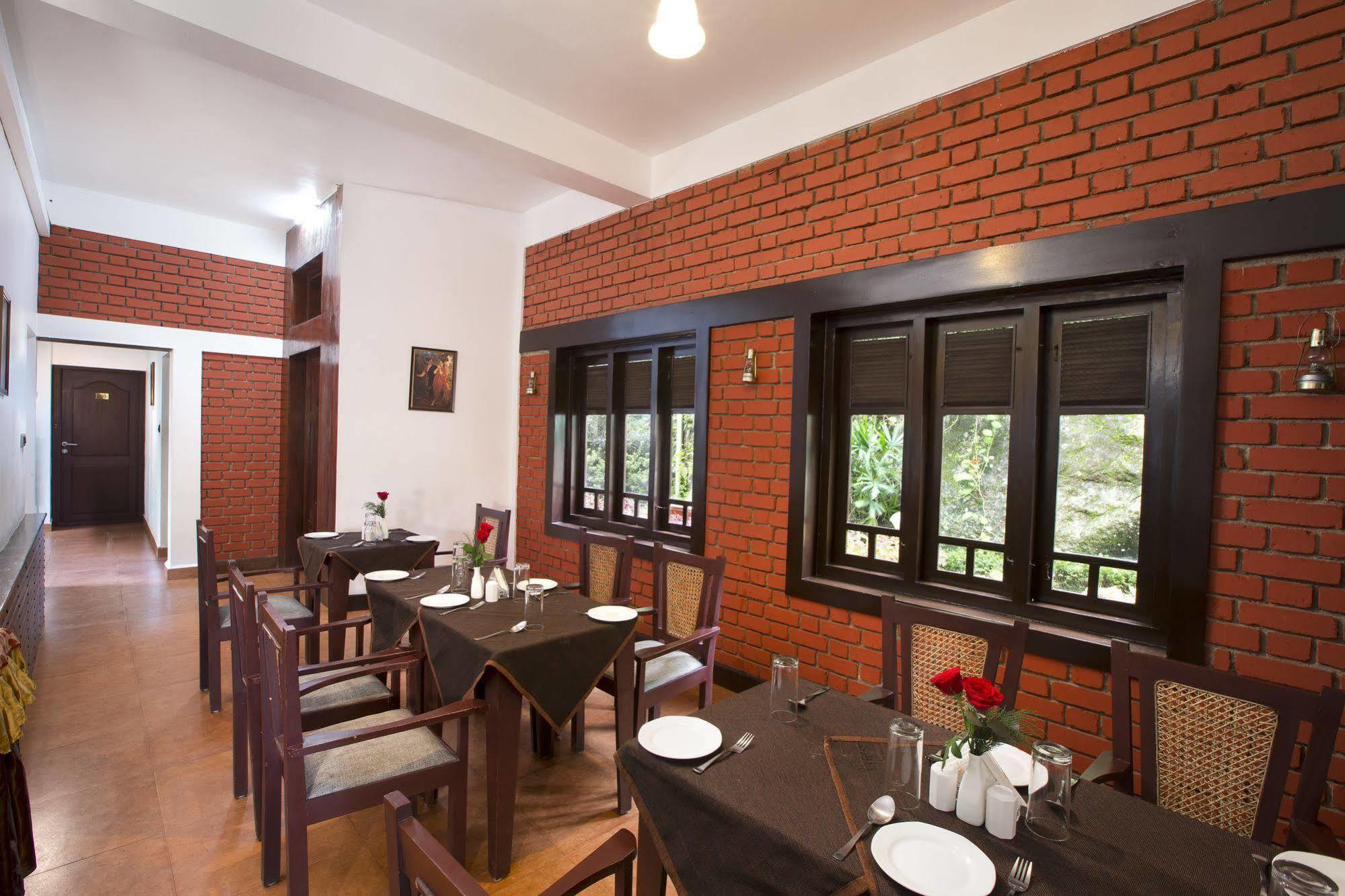 Madhumanthra Resort - Homestay Мунар Екстериор снимка