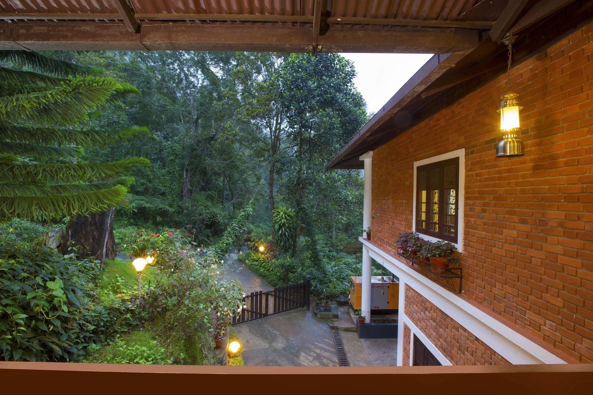 Madhumanthra Resort - Homestay Мунар Екстериор снимка